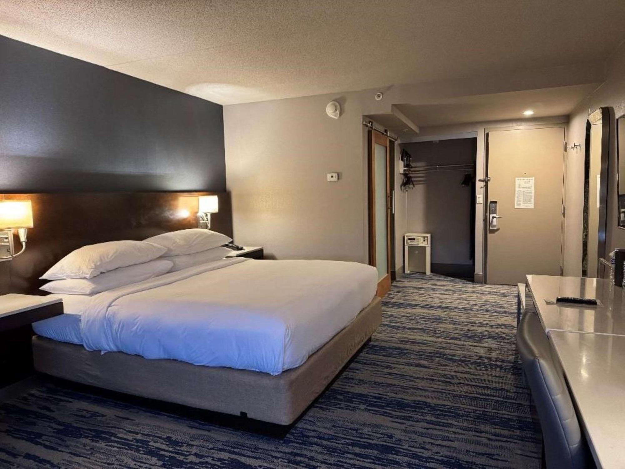 Skyline Hotel Detroit Airport, Surestay Collection By Best Western Romulus Exterior photo