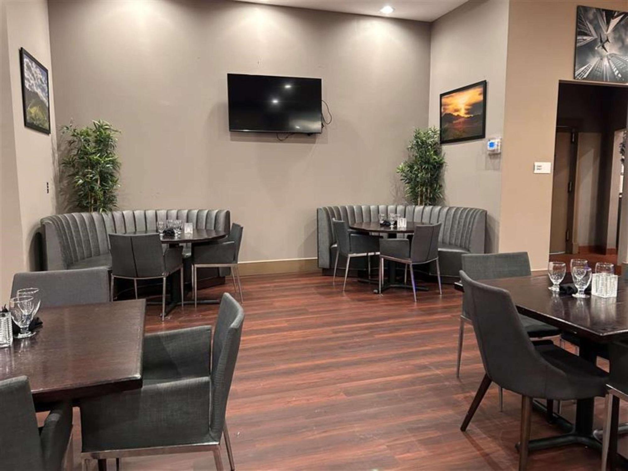 Skyline Hotel Detroit Airport, Surestay Collection By Best Western Romulus Exterior photo